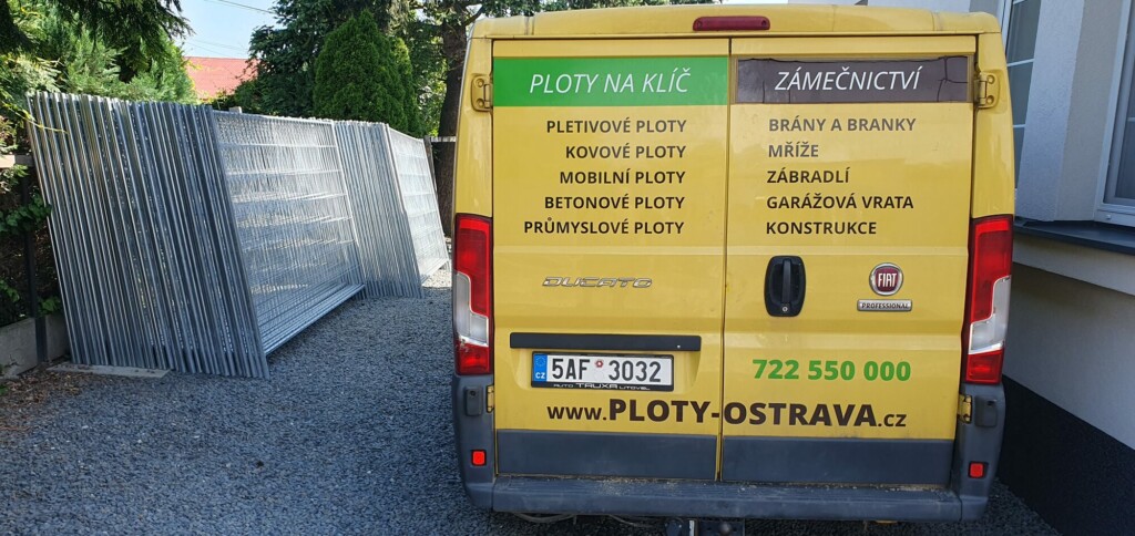 Sklad mobilních panelů a dodávka Ploty-Ostrava.cz